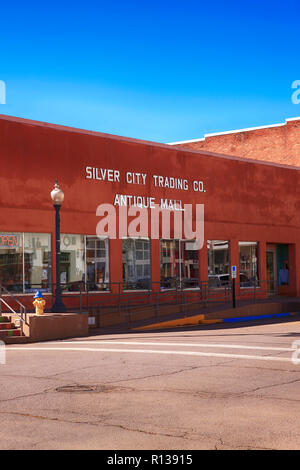 Außerhalb der silbernen Stadt Handelsunternehmen Antqiue Mall auf W. Broadway St in der Innenstadt von Silver City NM Stockfoto