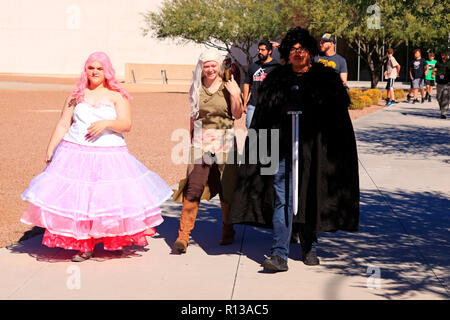 Verkleidet als Ihre Lieblings fantasy Charakter auf dem Weg zur Comic-Con in Tucson, AZ Stockfoto