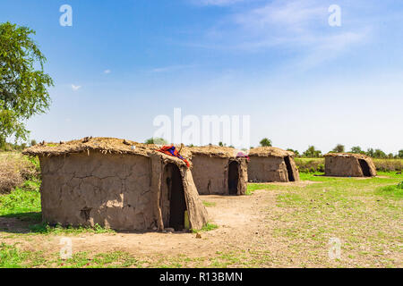 Arusha, Tansania - Januar 24, 2018 - traditionelle Masai Dorf in der Nähe von Arusha, Tansania. Stockfoto