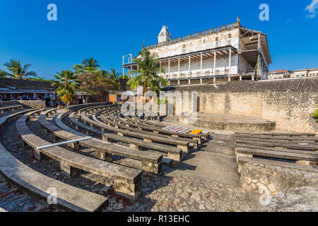 Bühne und Theater im alten Fort (Ngome Kongwe). Stone Town, Sansibar, Tansania. Stockfoto