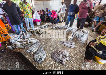 Stone Town, Sansibar, Tansania - Januar 29, 2018 - Fisch Markt in Stone Town, Sansibar. Stockfoto