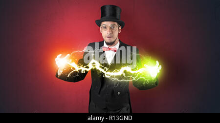 Magier Sekt super power zwischen seine beiden Hände Stockfoto