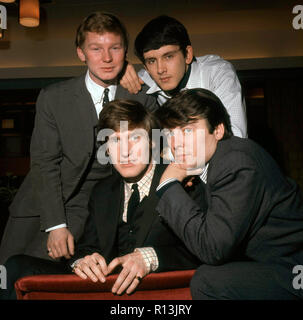 Die FORSCHER UK pop Gruppe in 1965. Von links: John McNally, Chris Curtis, Frank Allen, Mike Pender. Stockfoto