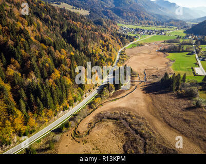 Luftaufnahme über zelenci am Fallen, Slowenien. Stockfoto