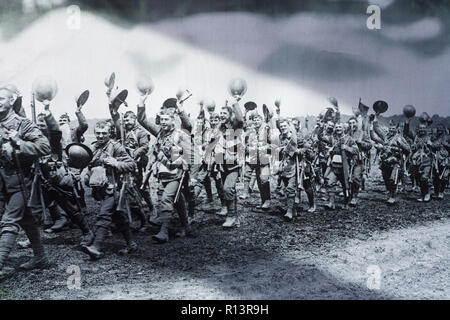 Tommies: WWI, Ersten Weltkrieg britische Truppen marschieren an der Westfront. Der Große Krieg britische Soldaten marschieren. 1914 1918 Stockfoto