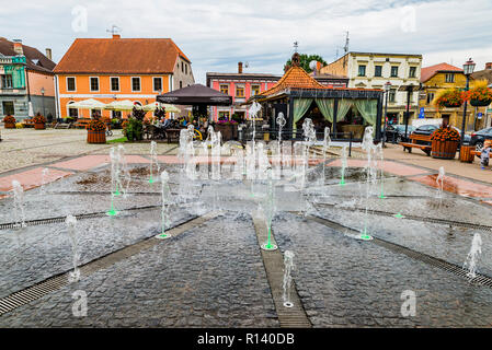 Zentraler Platz in der Stadt Cesis - Cēsis - Lettland, Baltikum, Europa. Stockfoto