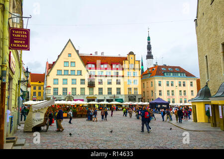 Tallinn, die Hauptstadt von Estland an der Ostsee, ist das kulturelle Zentrum. Es behält seinen ummauerten Altstadt mit Kopfsteinpflaster, Cafés und Läden, wie Stockfoto