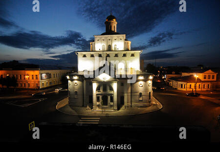 Goldenes Tor Wladimir in der Dämmerung, Russland Stockfoto