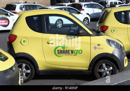 Von Car-Sharing-Fahrzeugen in Florenz Stockfoto