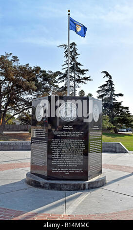 6 seitig Denkmal in Veterans Memorial Park, Union City, Kalifornien Stockfoto