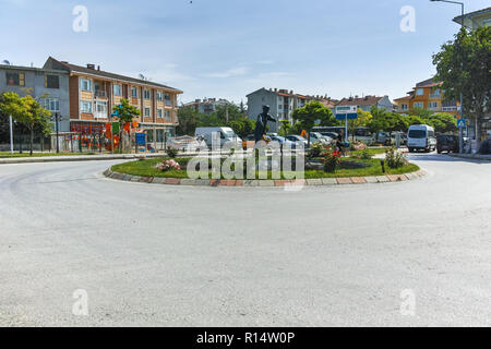 EDIRNE, Türkei - 26. MAI 2018: Typische Straße in der Stadt Edirne, Osten Thrakien, Türkei Stockfoto