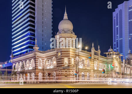 KUALA LUMPUR, Malaysia - 20. Juli: Dies ist eine Nacht der Nationalen Textile Museum, einem berühmten Museum und Wahrzeichen Gebäude in der Innenstadt, o Stockfoto