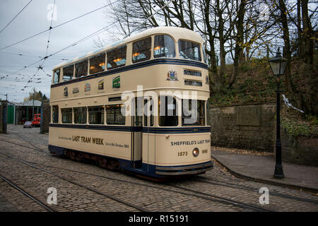 Sheffields letzte Straßenbahn stolz auf der Route an crich Straßenbahn Dorf, Derbyshire, Großbritannien Stockfoto