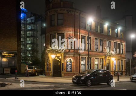 Ente & Drake Pub in der kirkgate Bereich im Zentrum der Stadt Leeds in der Nacht Stockfoto