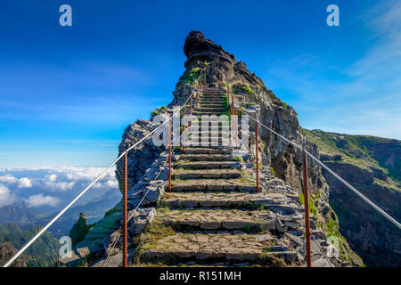 Wanderweg PR1 vom Pico Do Arieiro zum Pico Ruivo, Madeira, Portugal Stockfoto