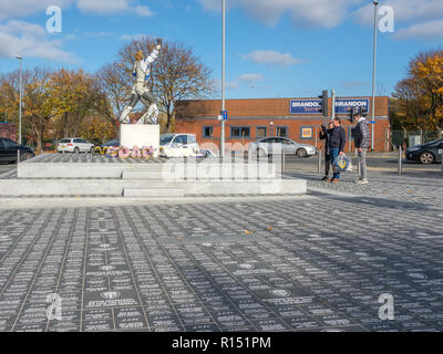 : Bremner Platz außerhalb der Elland Road Stadium. Billy Bremner war legendär Fußballspieler und Kapitän der Leeds United und Schottland. Stockfoto