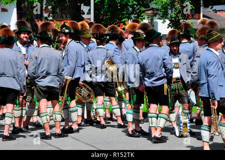 Musiker in der traditionellen Tracht, Werdenfels, Bayern, Deutschland Stockfoto