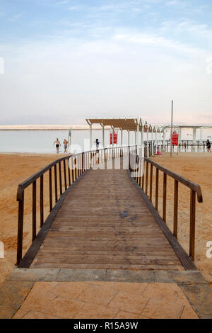 Holz- Pfad im Toten Meer in Israel Stockfoto