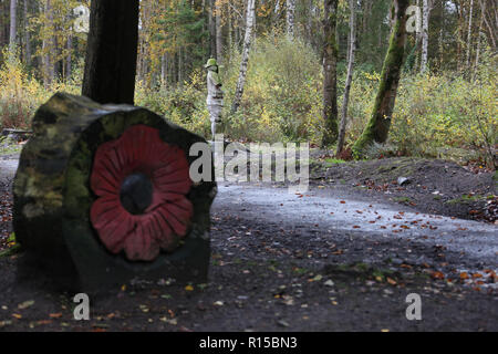 Schottland, Ayrshire. Ayr, Rozelle Park, Ersten Weltkrieg commemorative Skulpturenweg durch professionelle Kettensäge Carver lain Chalmers, Andy Maclachlan, Stockfoto