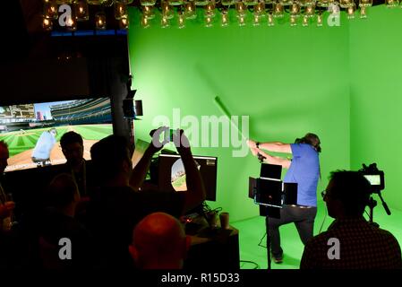 'Dell' spielen Baseball virtuelle Realität CES (Consumer Electronics Show), die größte Messe der Welt zeigen, in Las Vegas, USA statt. Stockfoto