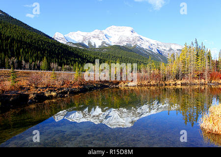 Mitte See im Bow Valley Provincial Park, Alberta, Kanada Stockfoto