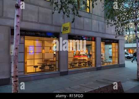 Itsu Japanisch Essen zum Mitnehmen shop, Cheapside, London EC 2, England, Großbritannien Stockfoto