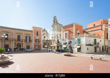 Massafra, Apulien, Italien - 31. MAI 2017 - historischen Marktplatz in der Altstadt von Massafra Stockfoto