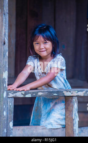 Laotisches Kind aus dem Dorf Bam Phoansa in Laos Stockfoto