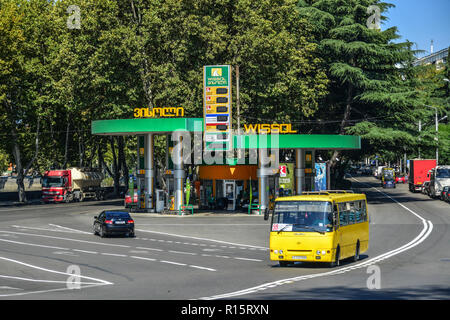 Tiflis, Georgien - 23.September 2018. Tankstelle in Tiflis, Georgien. Tiflis ist die Georgia alte und lebendige Hauptstadt. Stockfoto