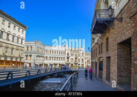 Tiflis, Georgien - 23.September 2018. Alte Gebäude in Downtown in Tiflis, Georgien. Tiflis ist die Georgia alte und lebendige Hauptstadt. Stockfoto