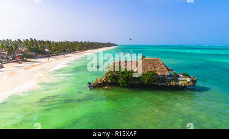 Antenne. Reastaurant auf Fels. Sansibar, Tansania. Stockfoto