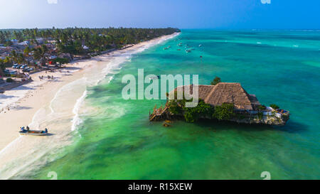 Antenne. Reastaurant auf Fels. Sansibar, Tansania. Stockfoto