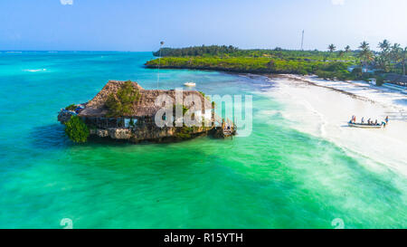 Antenne. Reastaurant auf Fels. Sansibar, Tansania. Stockfoto