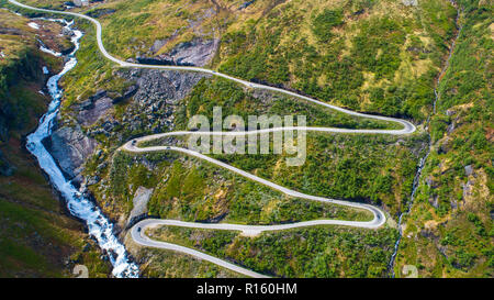 Mountain Road. Myrkdalen, Norwegen. Stockfoto