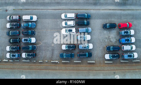 Parkplatz von oben. Stockfoto