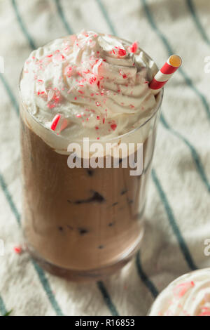 Sweet Peppermint Eiskaffee Mokka mit Schlagsahne Stockfoto