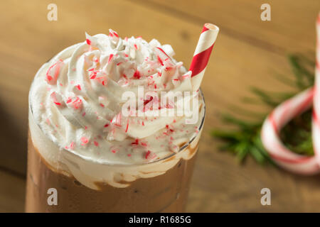 Sweet Peppermint Eiskaffee Mokka mit Schlagsahne Stockfoto