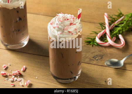 Sweet Peppermint Eiskaffee Mokka mit Schlagsahne Stockfoto