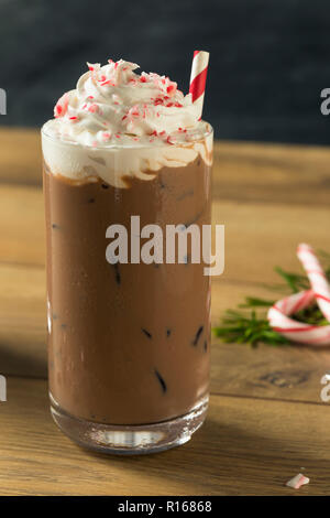 Sweet Peppermint Eiskaffee Mokka mit Schlagsahne Stockfoto