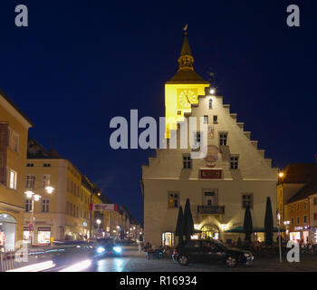 Deggendorf: Altes Rathaus am Marktplatz Luitpoldplatz in Niederbayern, Oberbayern, Bayern, Bayern, Deutschland Stockfoto