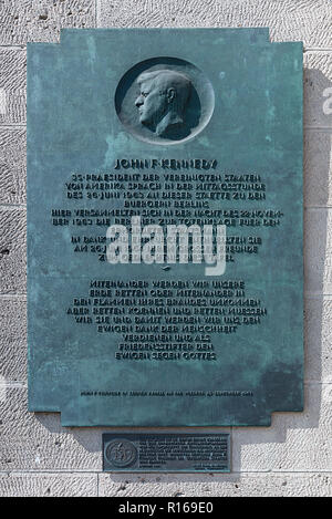 Gedenktafel zum John F. Kennedy, für seine Rede im Rathaus Schöneberg, 26. Juni 1963, Tempelhof-Schöneberg, Berlin Stockfoto