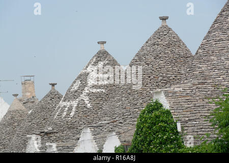 Einzigartige kleine Süd Italia Stadt Alberobello mit antient Steine konische Häuser Trullo, Reiseziel, Region Apulien in der Nähe von Bari Stockfoto