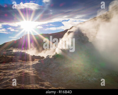 Sun in der geothermischen Gebiet der hverir, Island Stockfoto