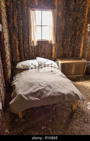 CAPE RANDOM, Neufundland, Kanada - Schlafzimmer in der Kabine, Random Passage Film, Replik des Fischerdorf. Stockfoto