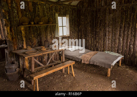 CAPE RANDOM, Neufundland, Kanada - Schlafzimmer in der Kabine, Random Passage Film, Replik des Fischerdorf. Stockfoto