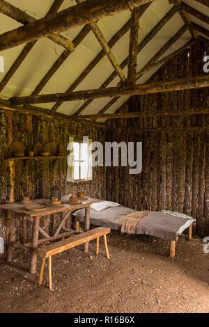 CAPE RANDOM, Neufundland, Kanada - Schlafzimmer in der Kabine, Random Passage Film, Replik des Fischerdorf. Stockfoto