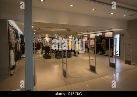 Shopping mall Eingang in ein Geschäft für Mode in Nizza Innenarchitektur Stockfoto