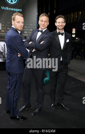 Stefan Konarske, Tom Wlaschiha und August Wittgenstein die Teilnahme an der 20. GQ Männer des Jahres" in der Komischen Oper am 8. November 2018 in Berlin, Deutschland. Stockfoto