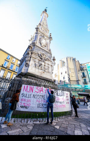 Napoli, Kampanien, Italien, 9. Nov 2018. , San Domenico, Frauen in den Straßen gegen die Pillon Dekret zu protestieren, nein zu sagen, wenn die Rechnung, dass sexistische beschuldigt wurde und gegen Frauen, die in der schwächeren Situationen Credit: Antonio Balasco/Alamy Leben Nachrichten gehen Stockfoto