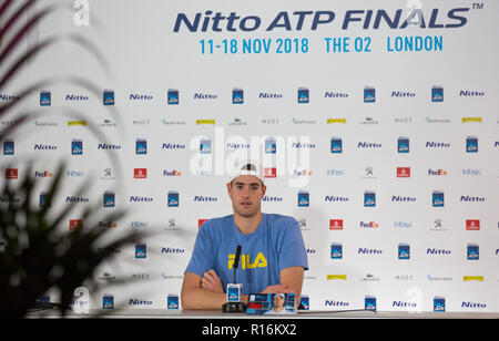 London, Großbritannien. 09 Nov, 2018. John Isner (USA) Während die Medien Tag am Nitto ATP World Tour Finals in London in der O2, London, England am 9. November 2018. Foto von Andy Rowland. Credit: Andrew Rowland/Alamy leben Nachrichten Stockfoto